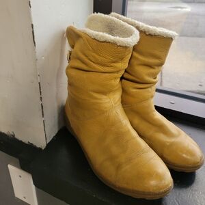 Cougar boots stanza women's size 8 winter boots tan leather shearling